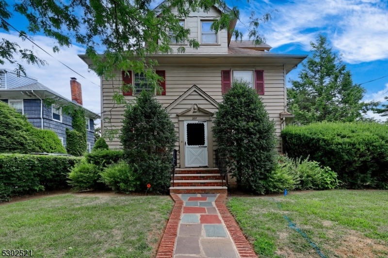 227 High St