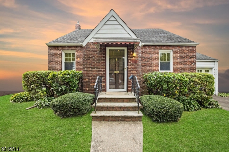 109 Rutherford Blvd
