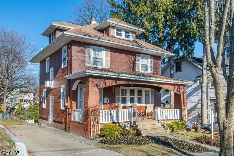 14 Henderson St