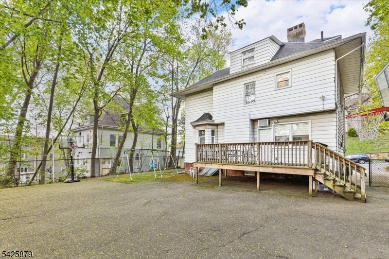 116 Westervelt Pl