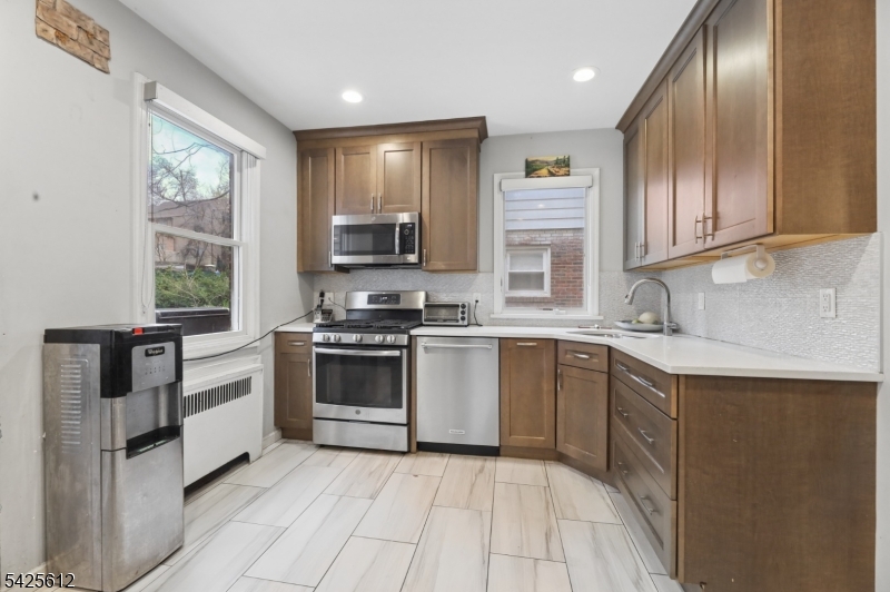 115 Lafayette Ave