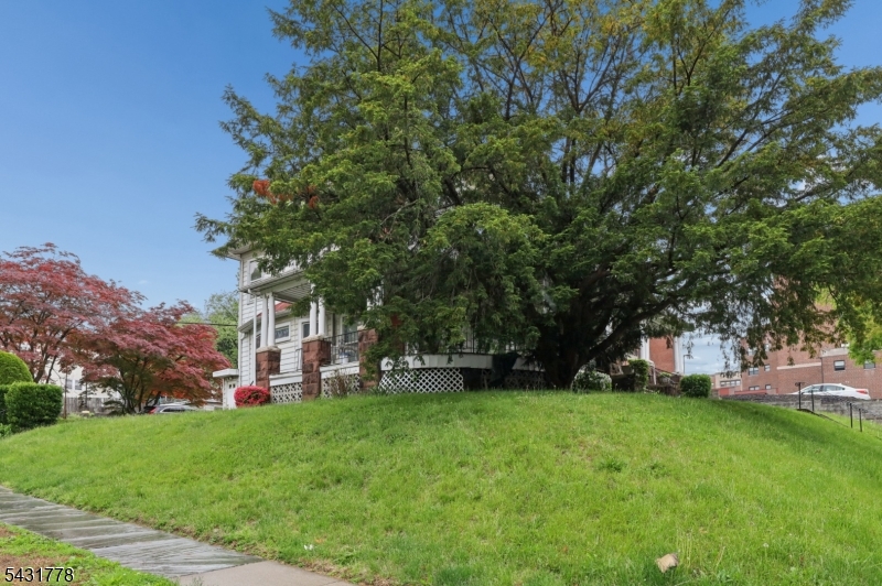 141 Aycrigg Ave