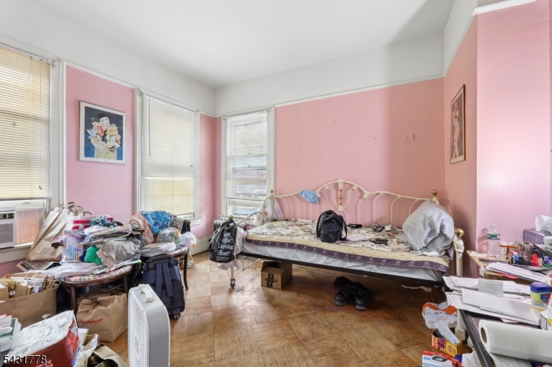 141 Aycrigg Ave