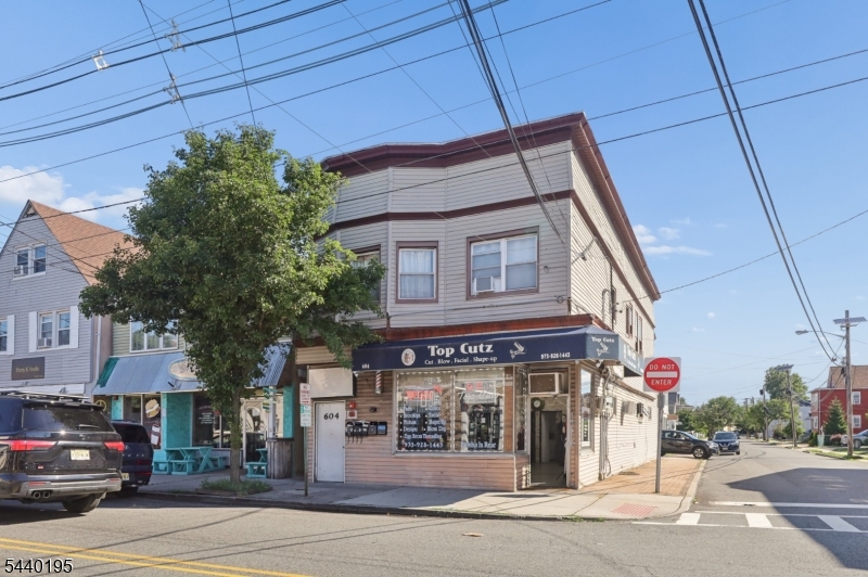 604 Van Houten Ave
