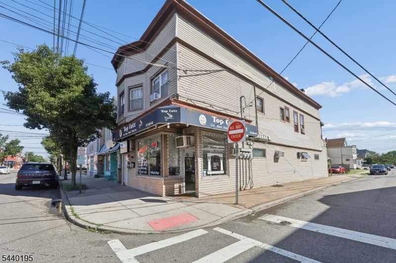 604 Van Houten Ave