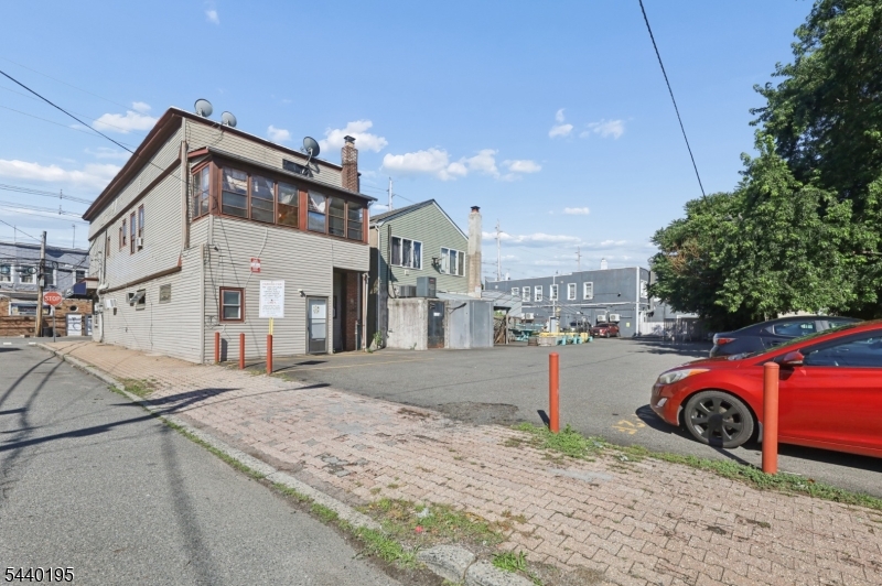 604 Van Houten Ave