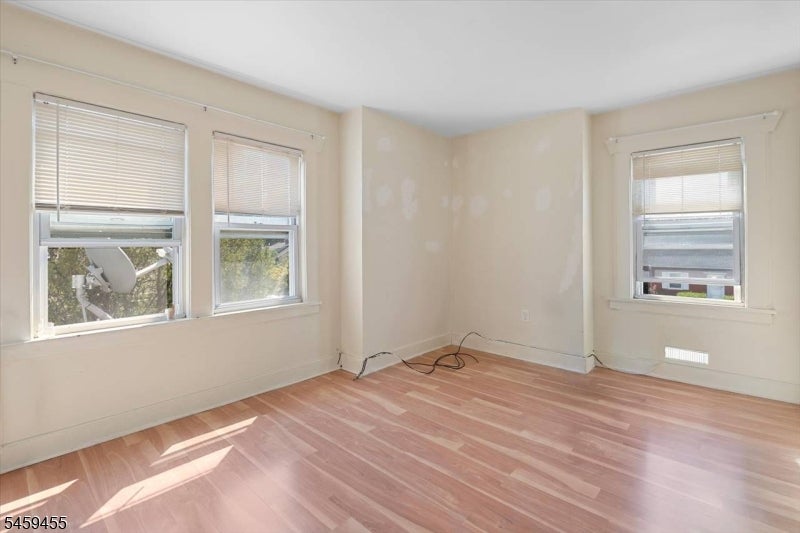 322 Kaplan Ave