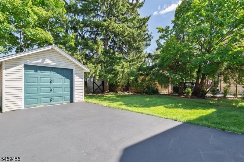 322 Kaplan Ave