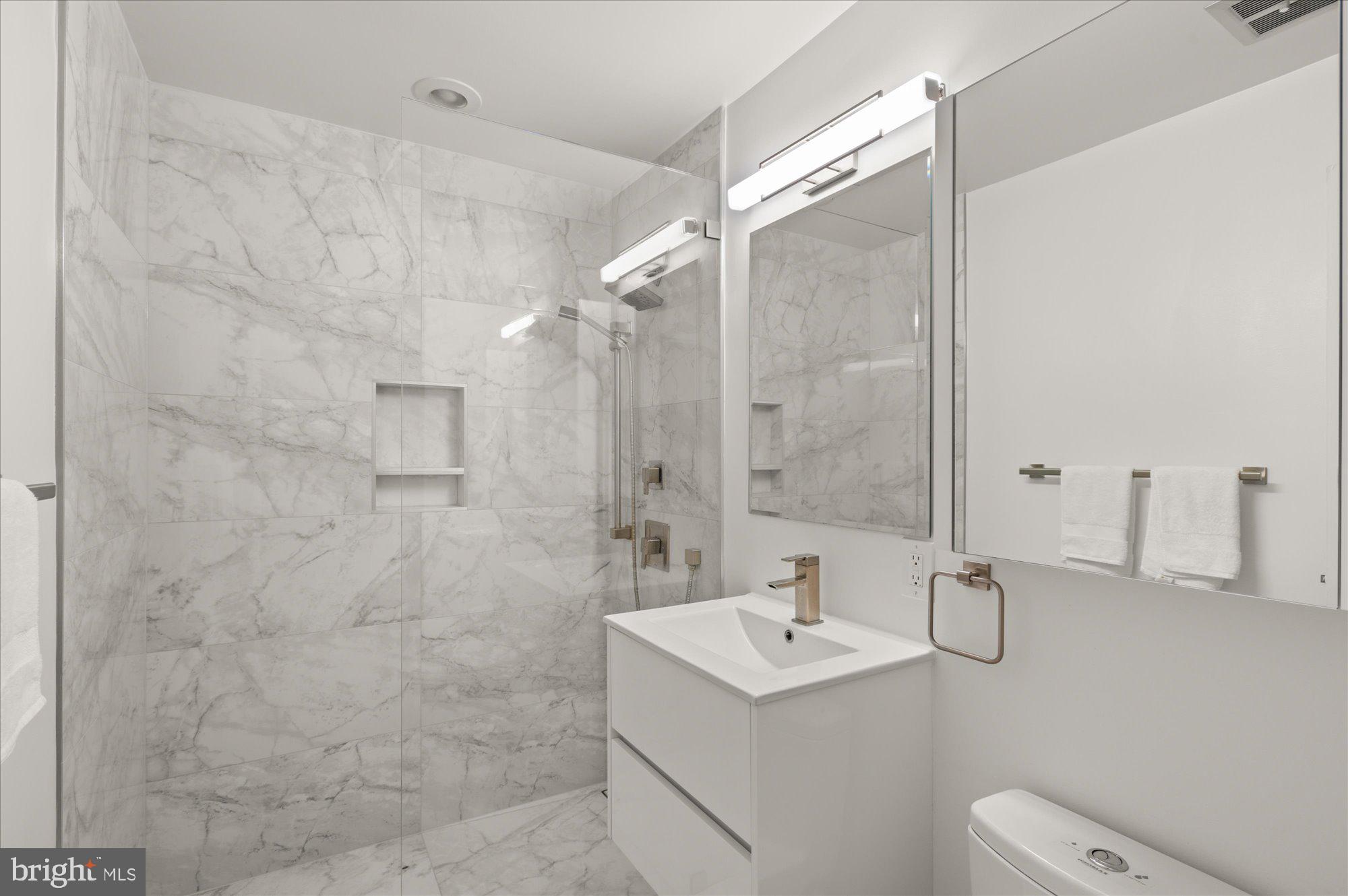 2123 CALIFORNIA ST NW #D4