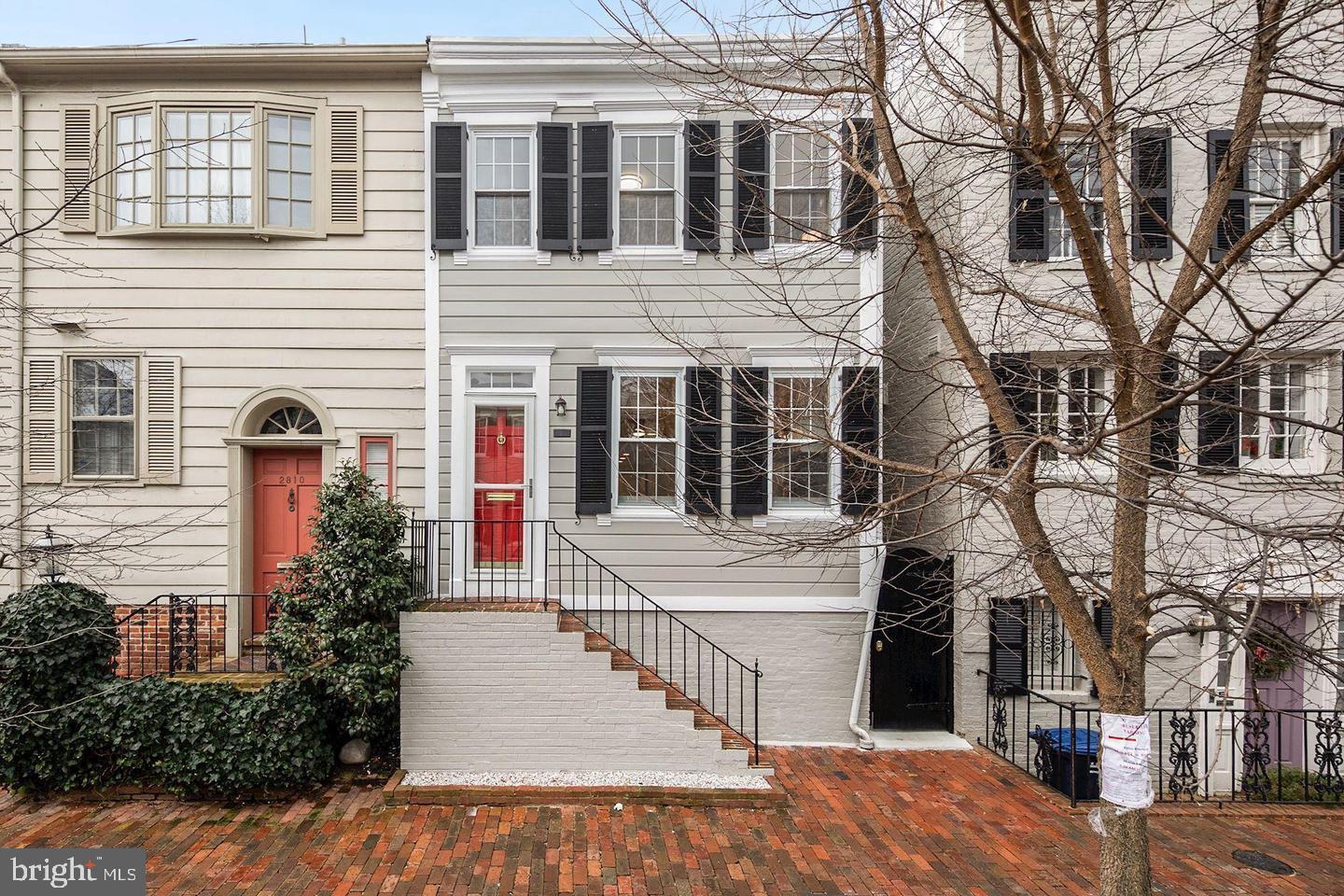 2812 Dumbarton St NW
