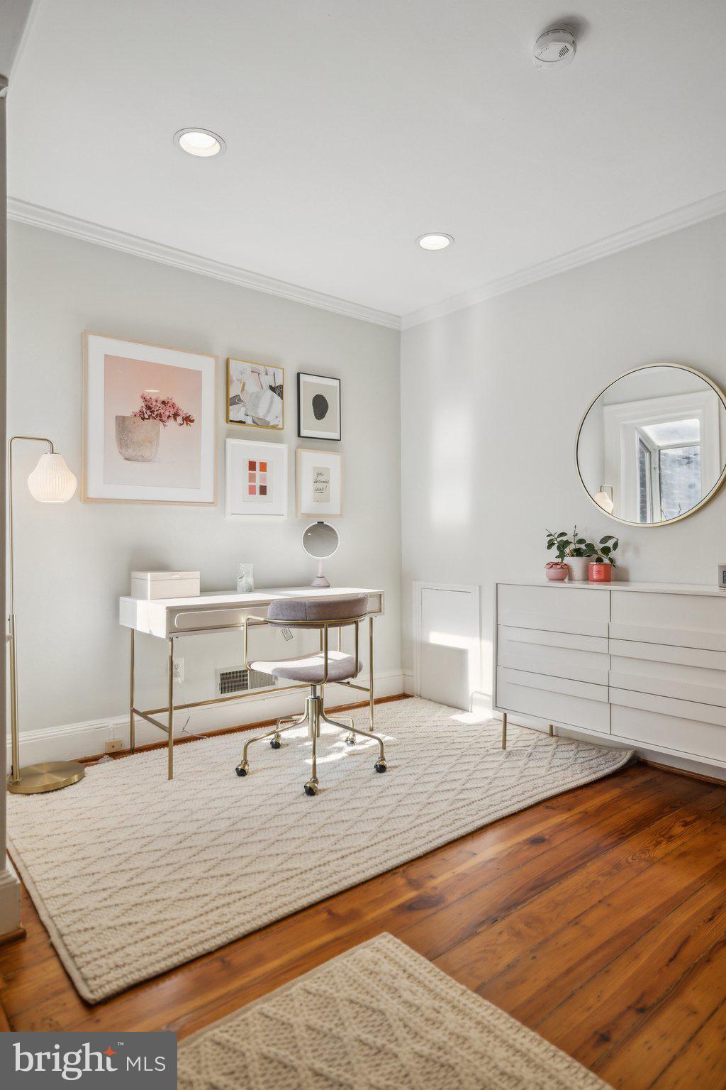 2812 Dumbarton St NW