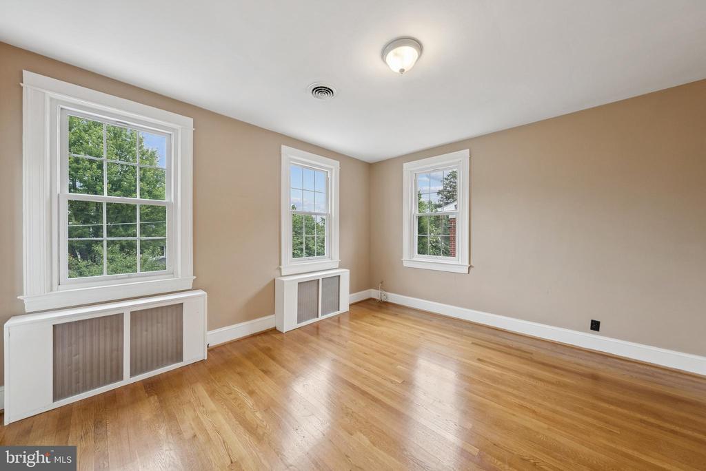 5532 30TH PLACE NW
