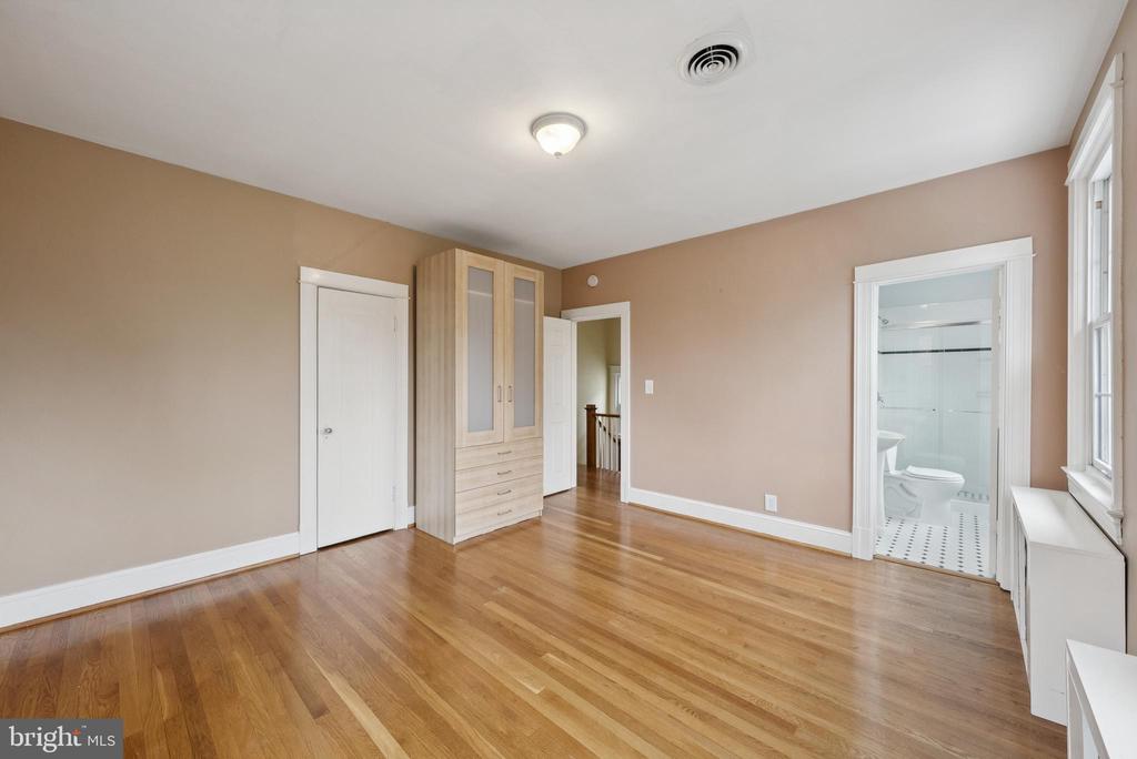 5532 30TH PLACE NW