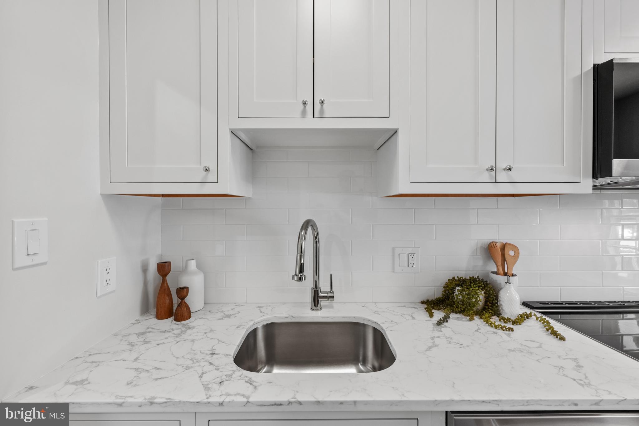 3265 Sutton Pl NW #B