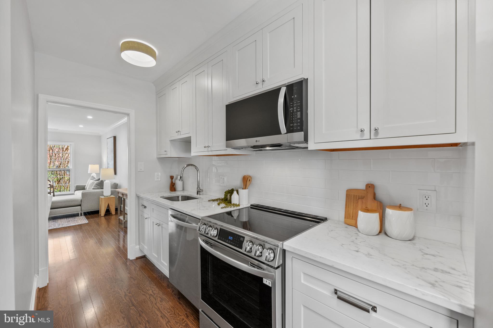 3265 Sutton Pl NW #B