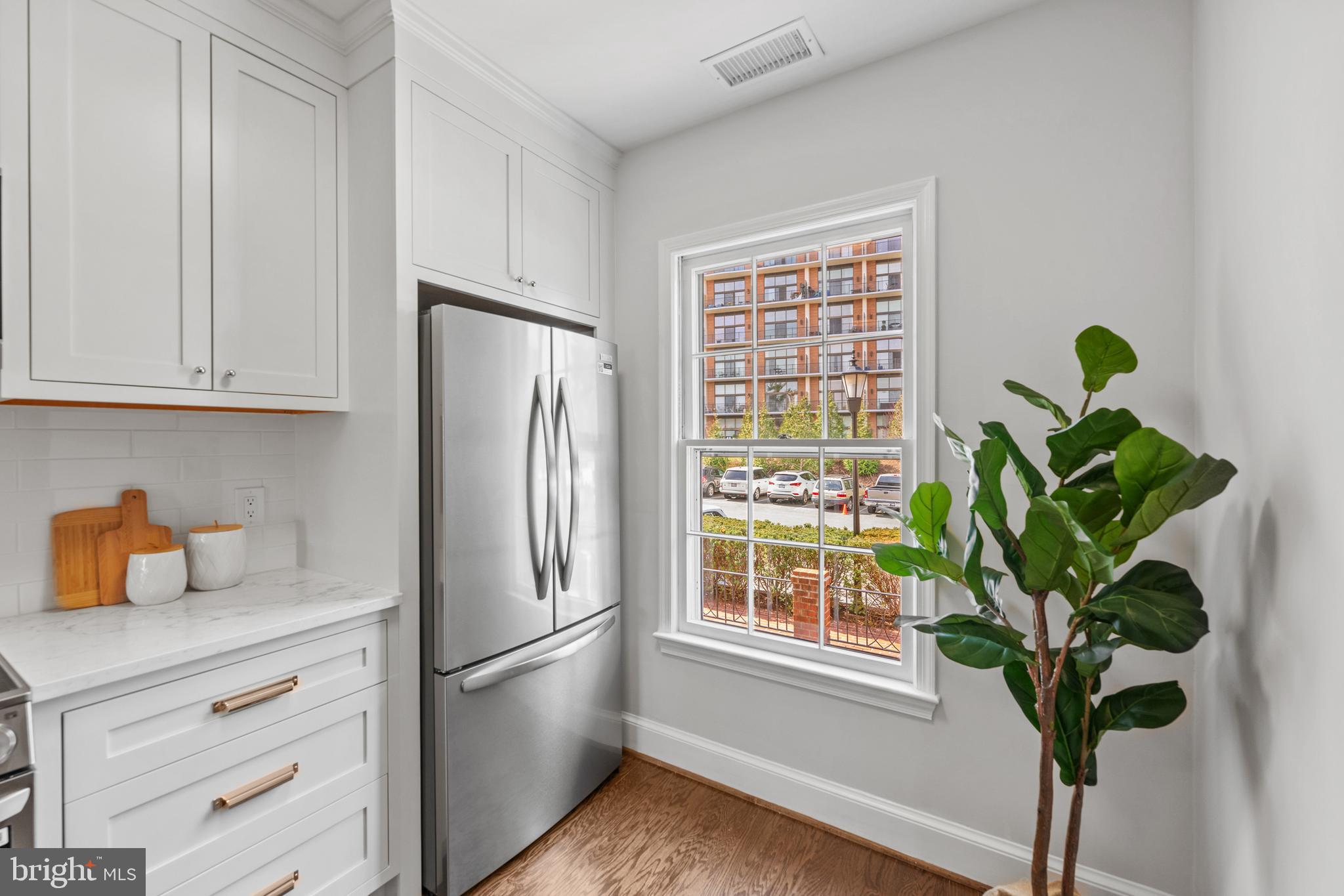 3265 Sutton Pl NW #B