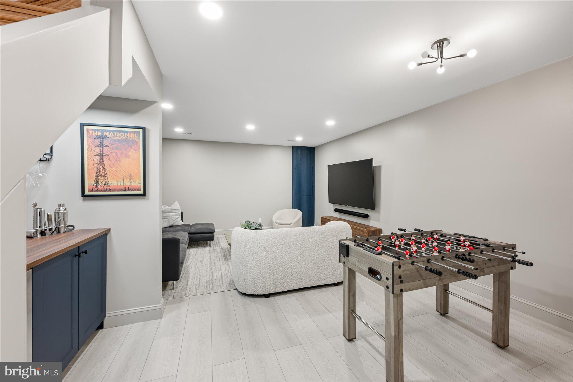 4357 Embassy Park Dr NW