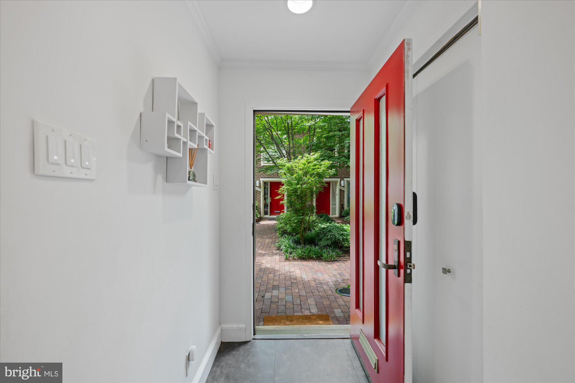 4357 Embassy Park Dr NW