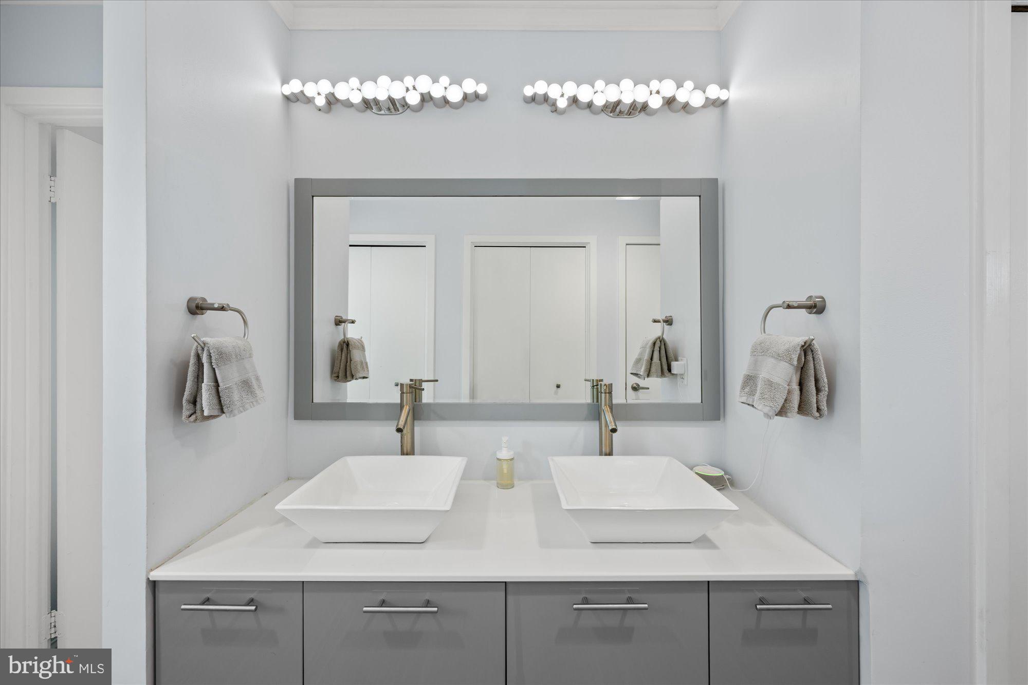 4357 Embassy Park Dr NW