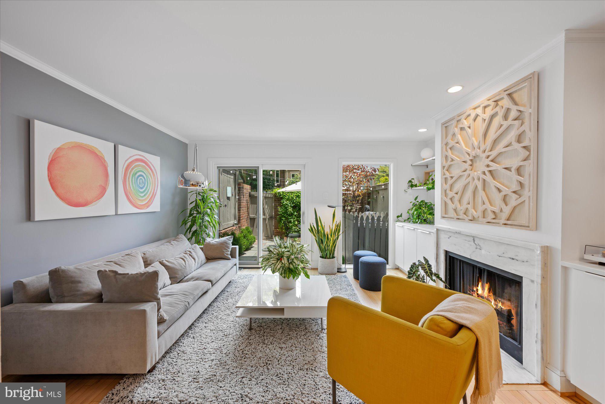 4357 Embassy Park Dr NW