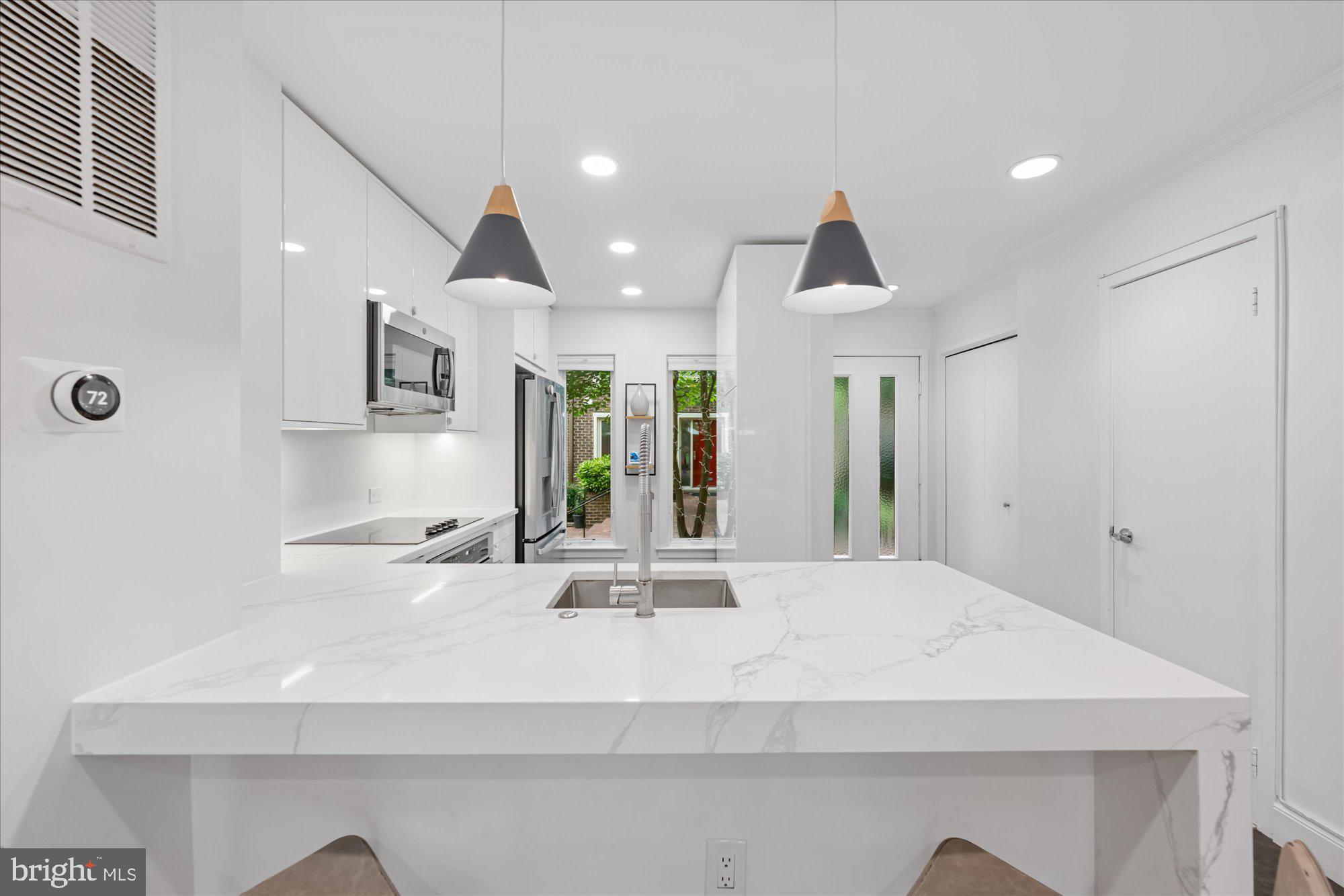 4357 Embassy Park Dr NW