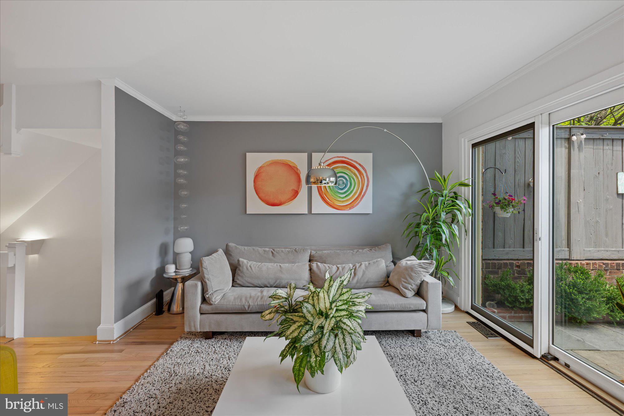 4357 Embassy Park Dr NW