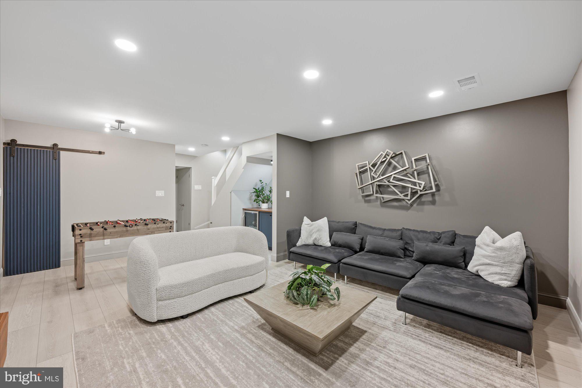 4357 Embassy Park Dr NW