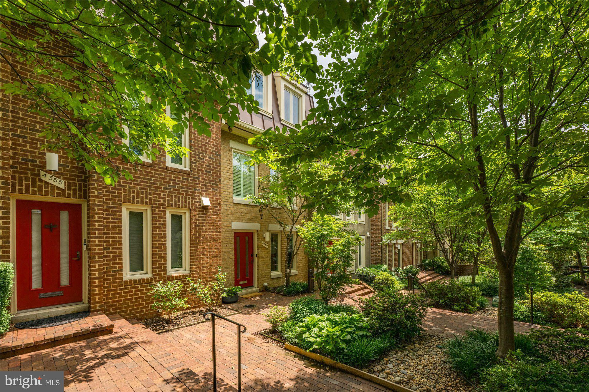 4357 Embassy Park Dr NW