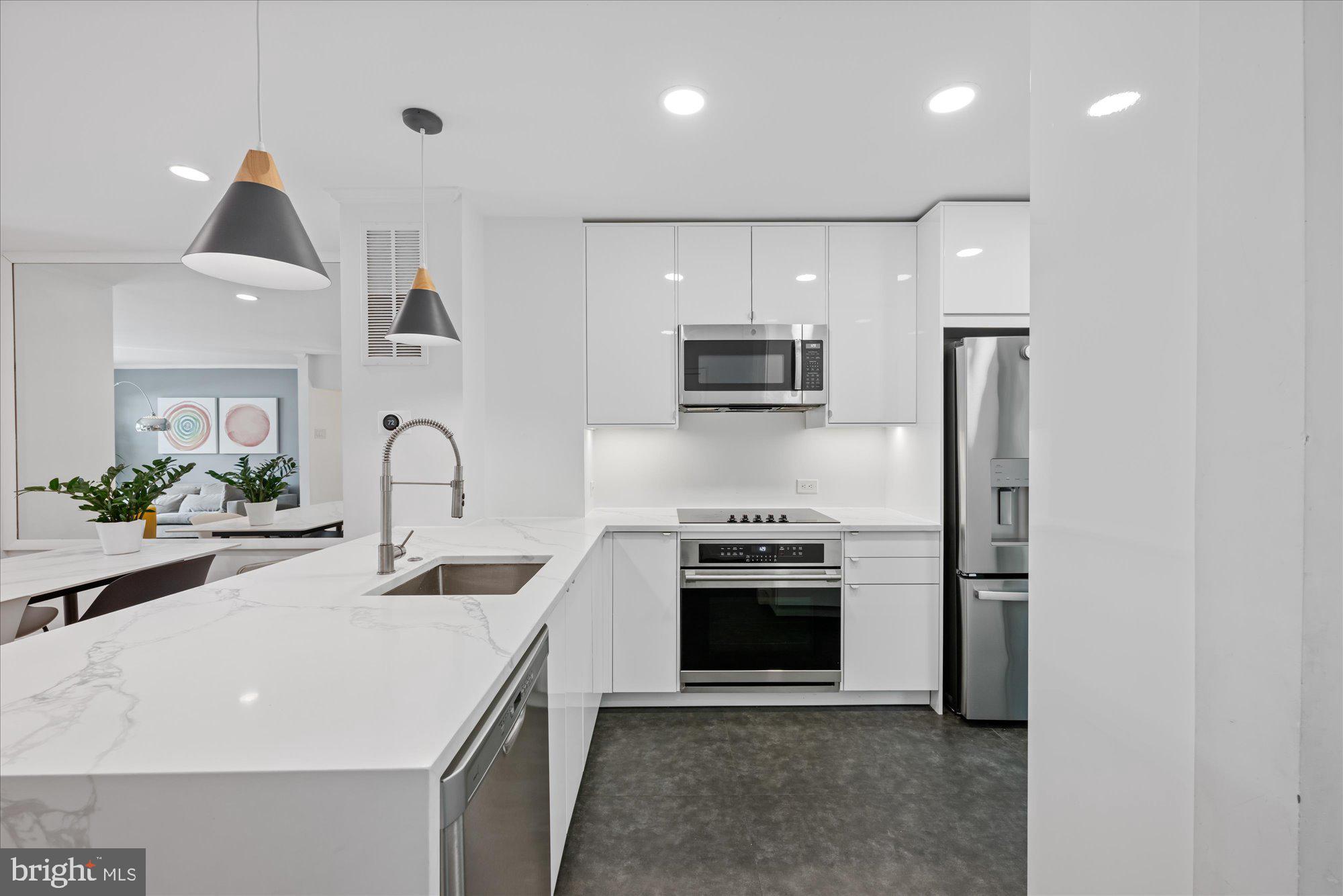 4357 Embassy Park Dr NW