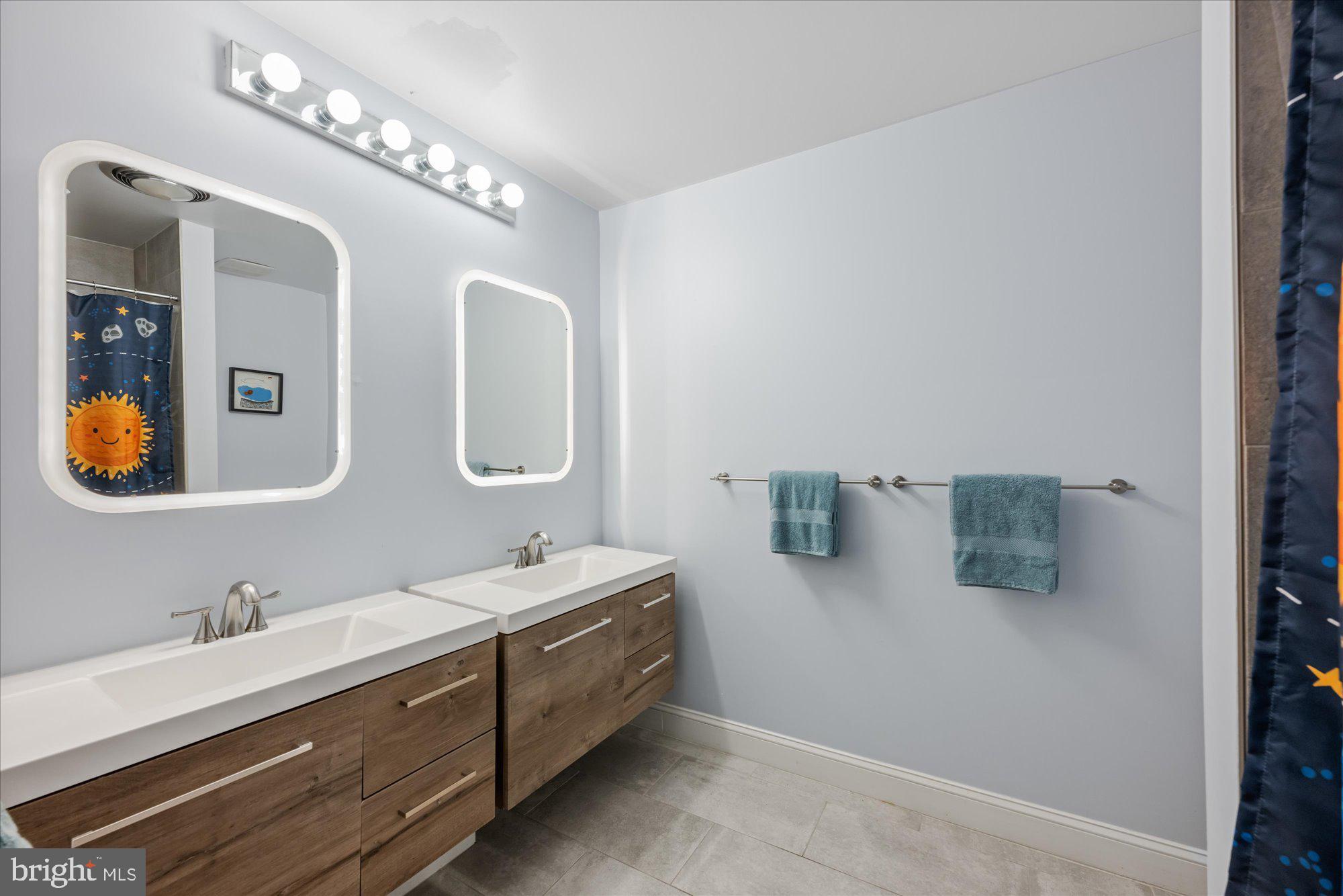 4357 Embassy Park Dr NW