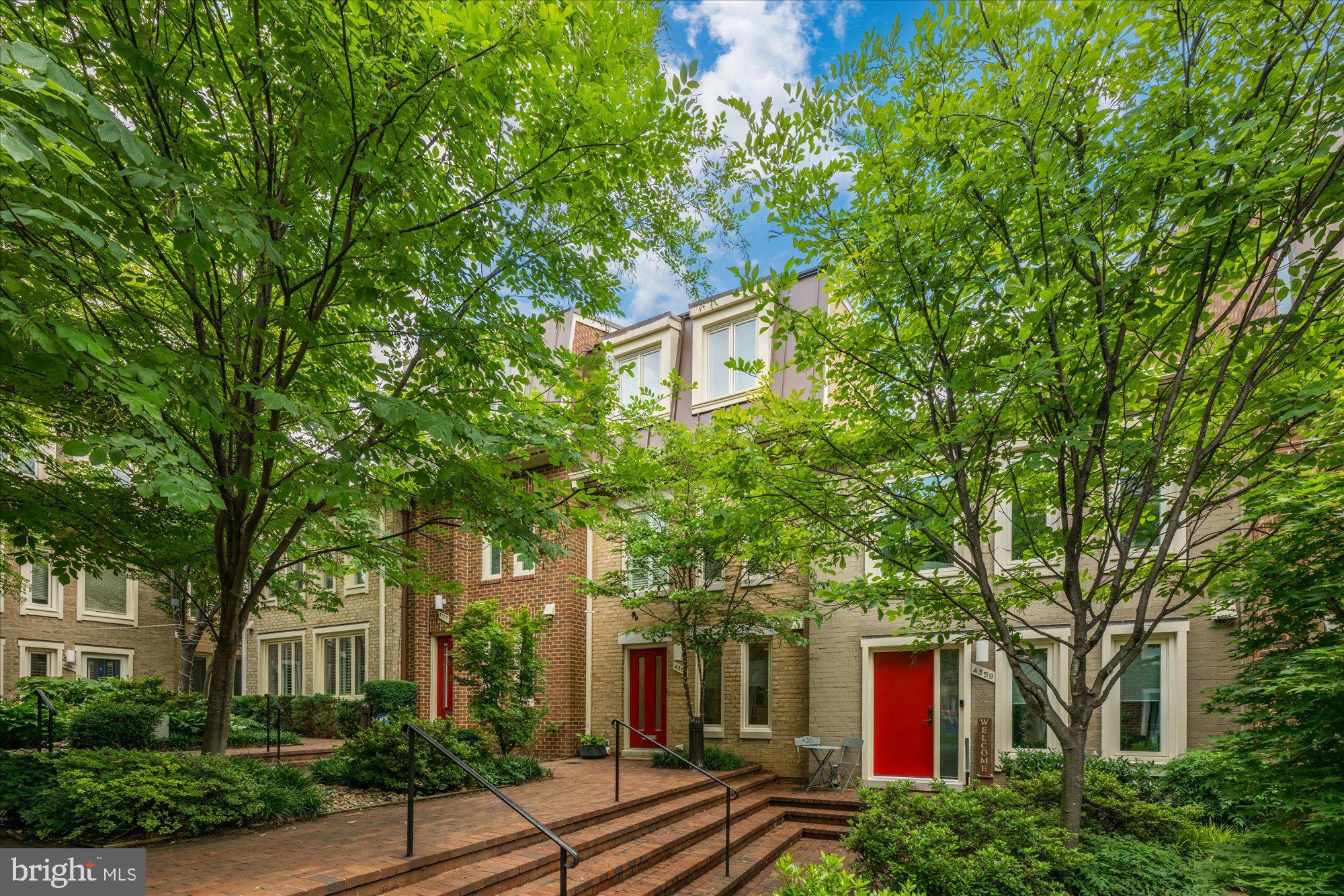 4357 Embassy Park Dr NW