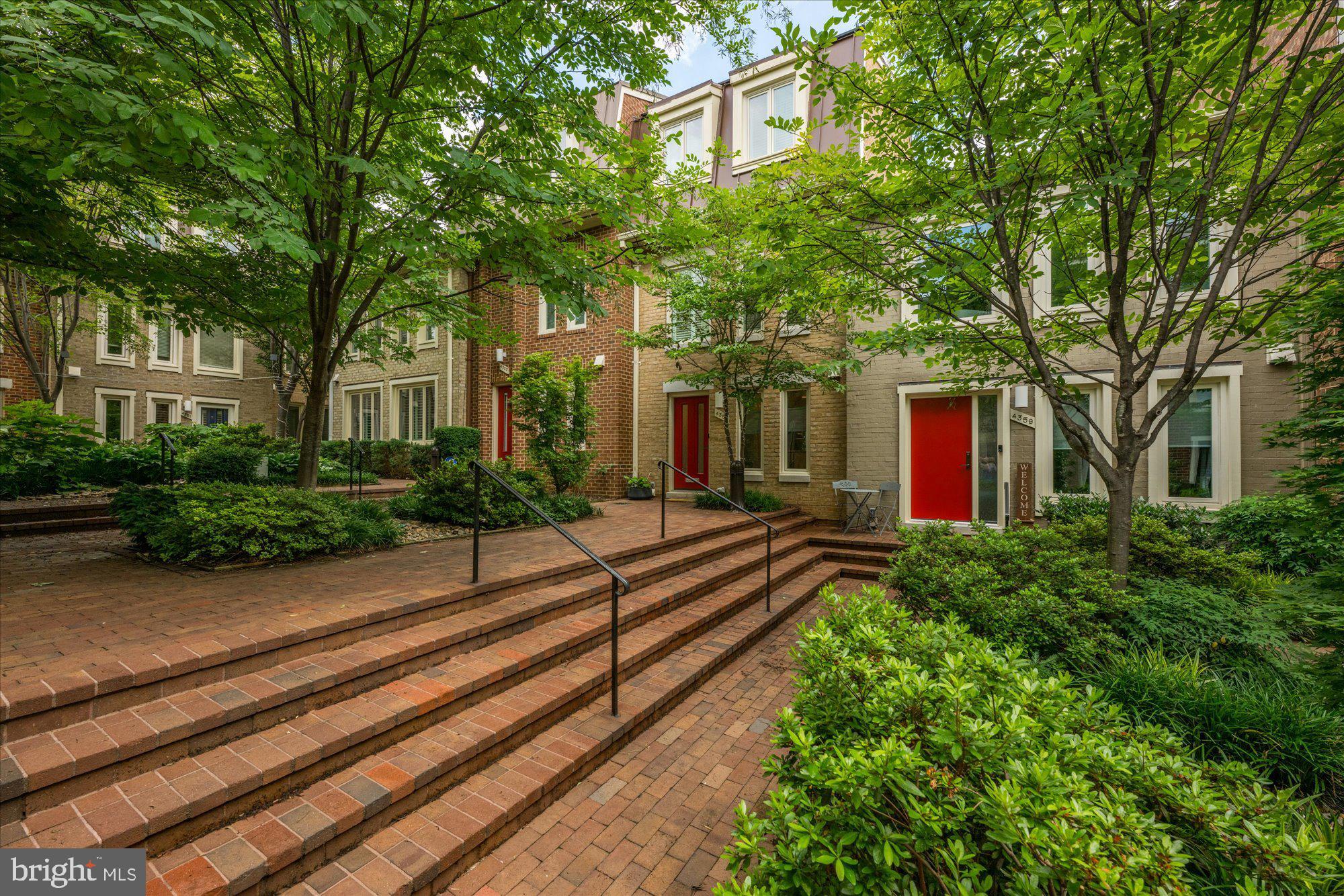 4357 Embassy Park Dr NW