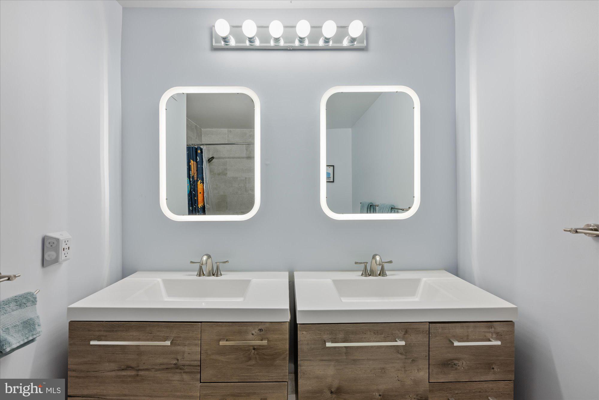 4357 Embassy Park Dr NW