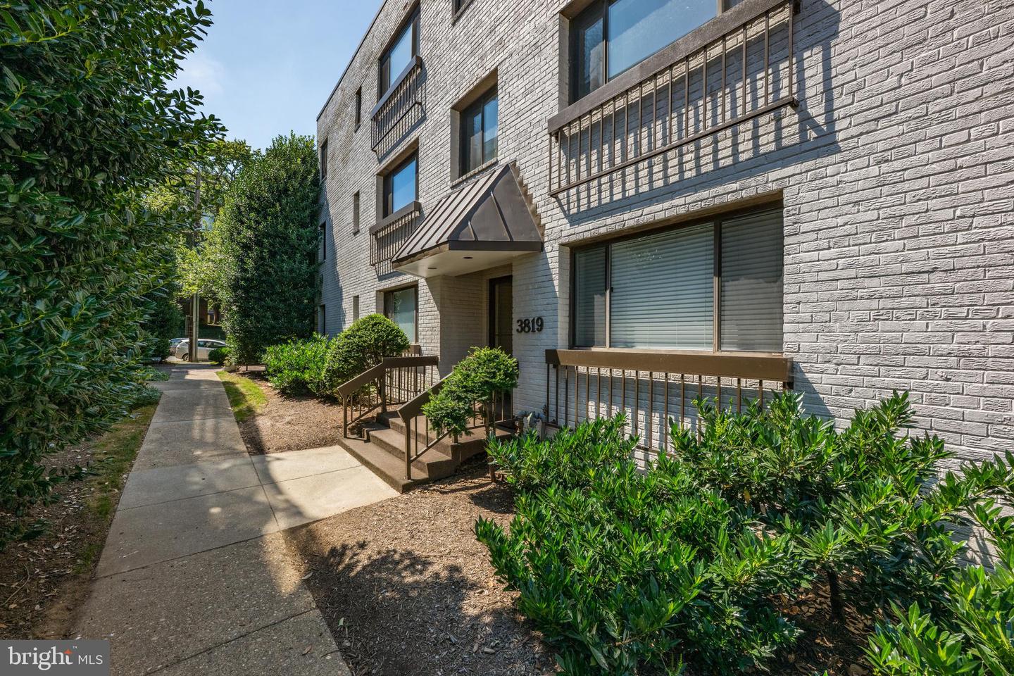 3819 Davis Pl NW #4