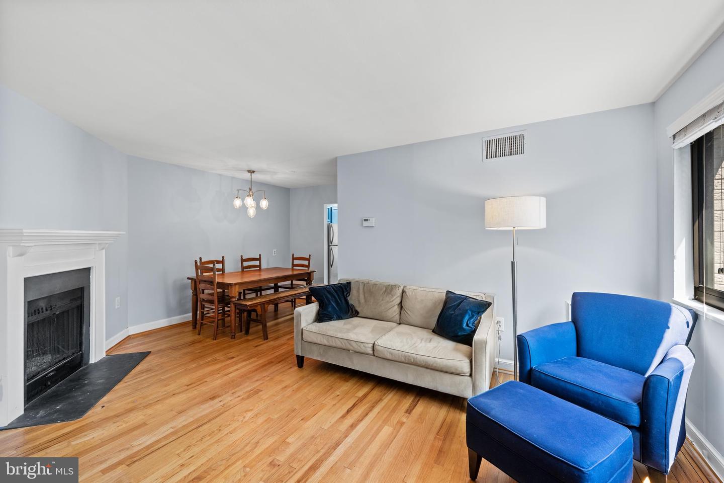3819 Davis Pl NW #4