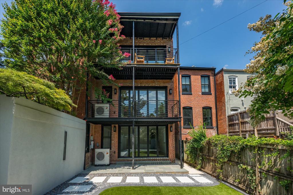 3336 P ST NW #1