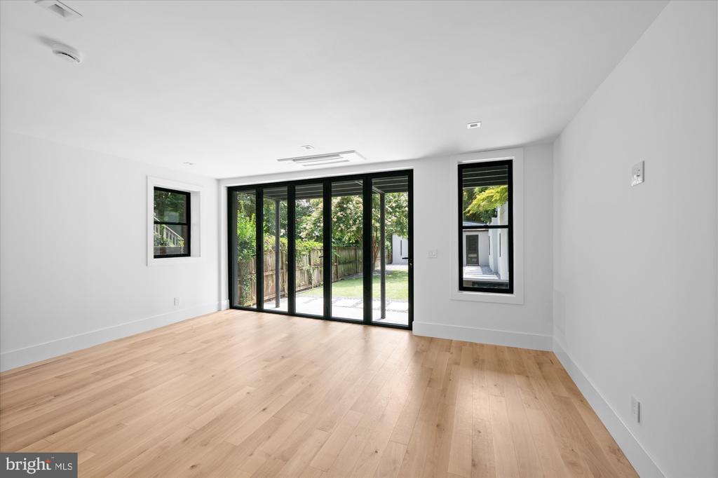 3336 P ST NW #1