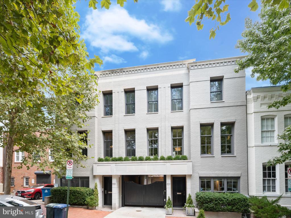 1631 33RD STREET NW
