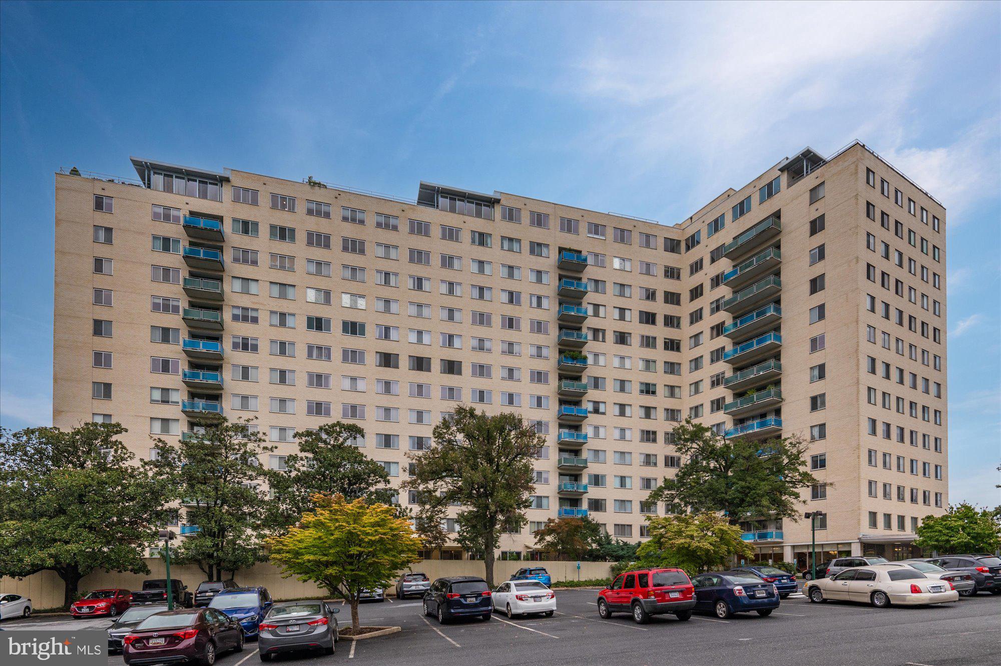 10201 Grosvenor Pl #520