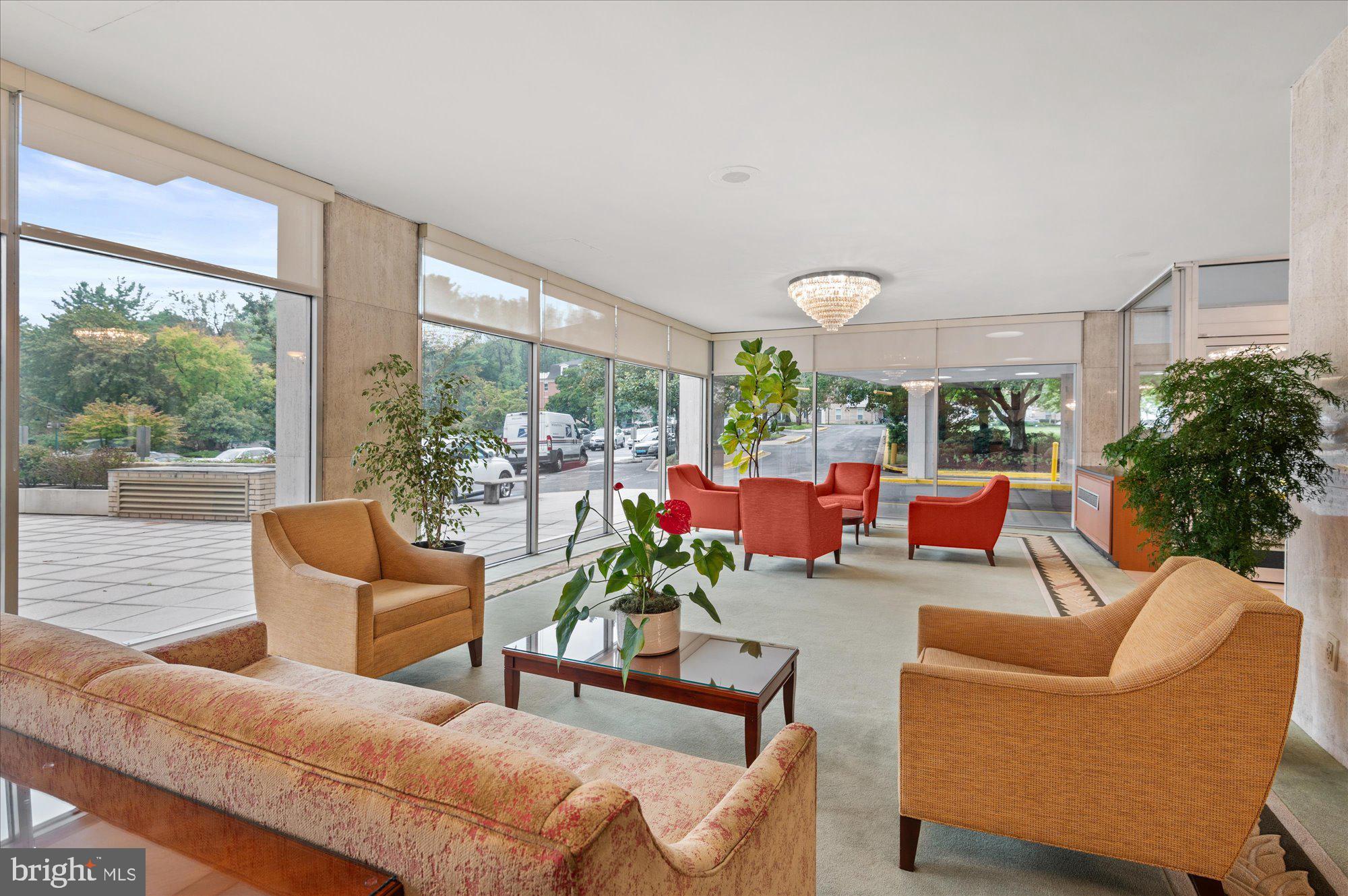 10201 Grosvenor Pl #520