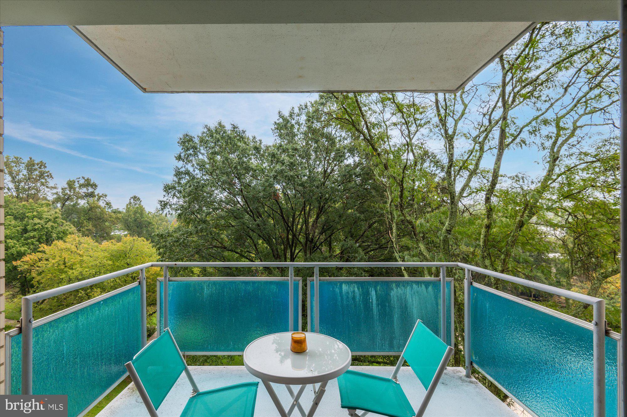 10201 Grosvenor Pl #520