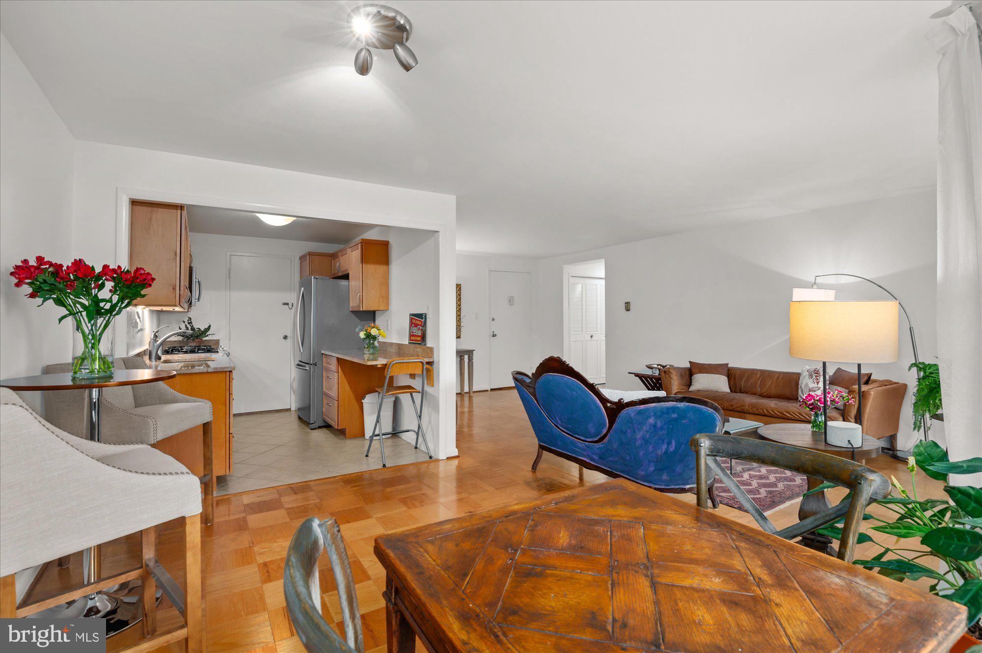 10201 Grosvenor Pl #520