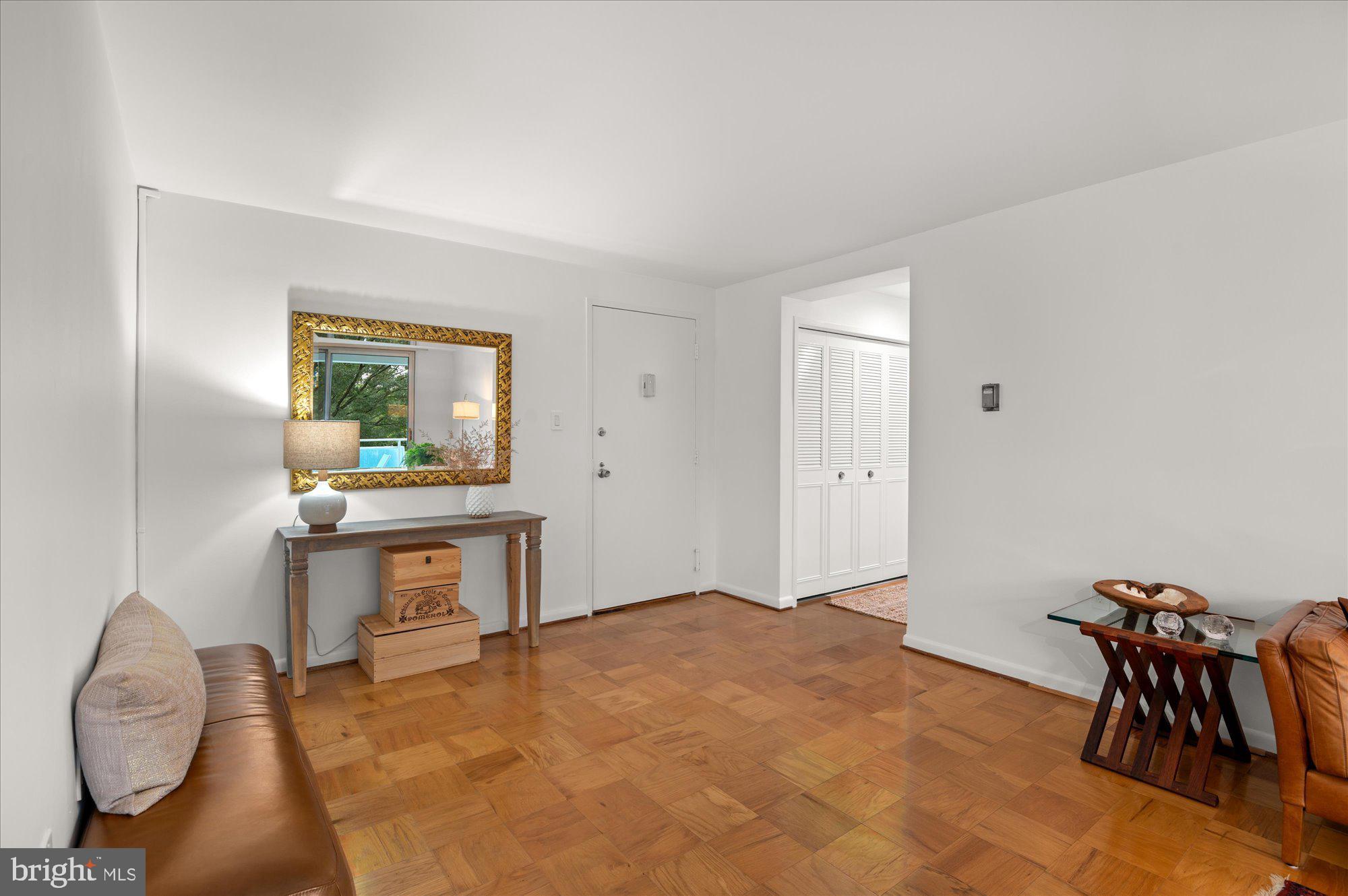 10201 Grosvenor Pl #520