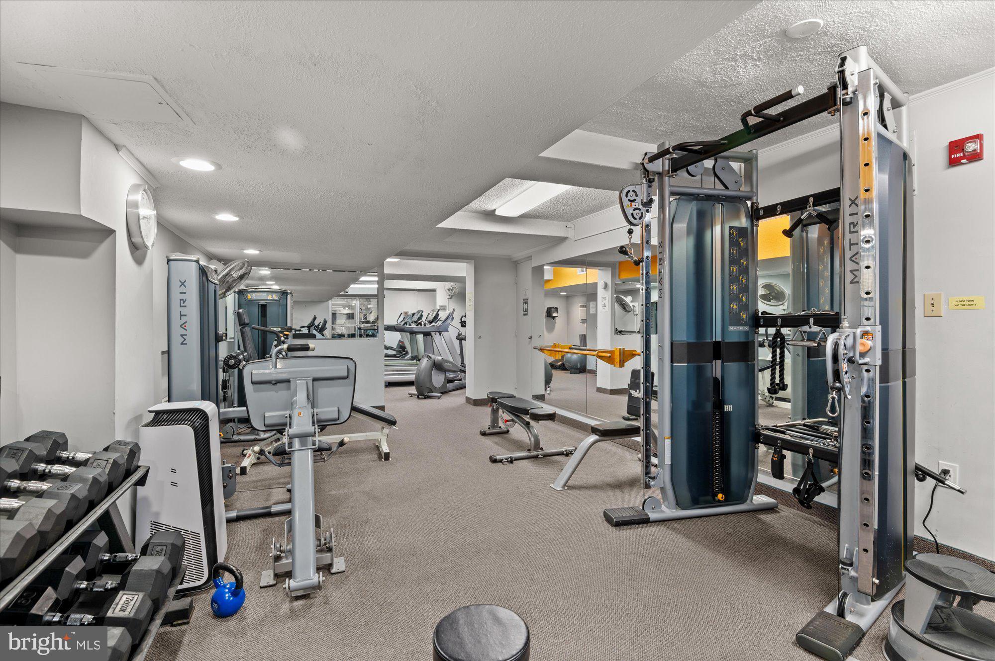 10201 Grosvenor Pl #520