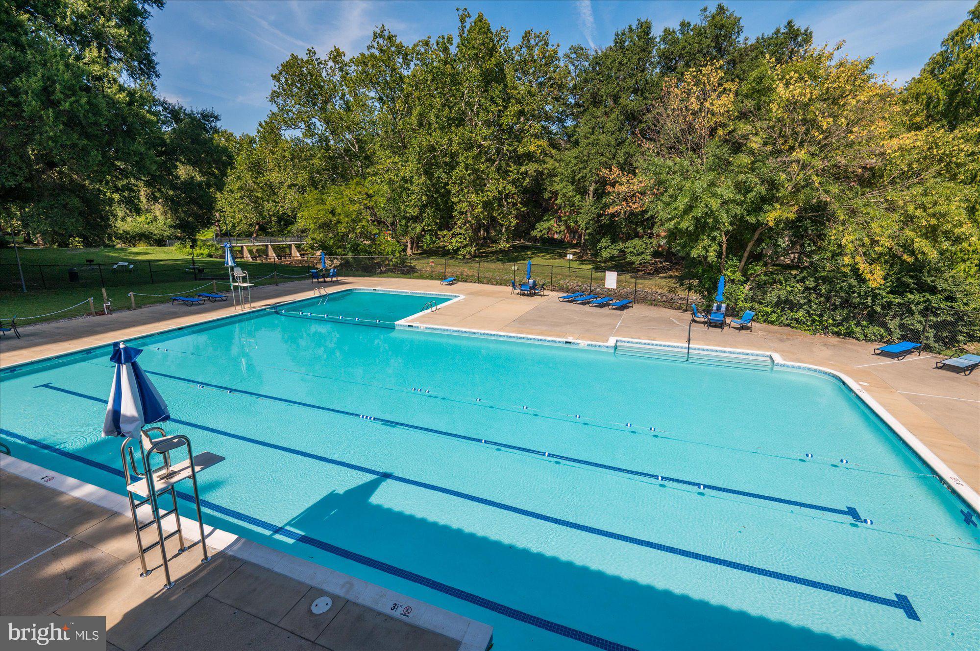 10201 Grosvenor Pl #520