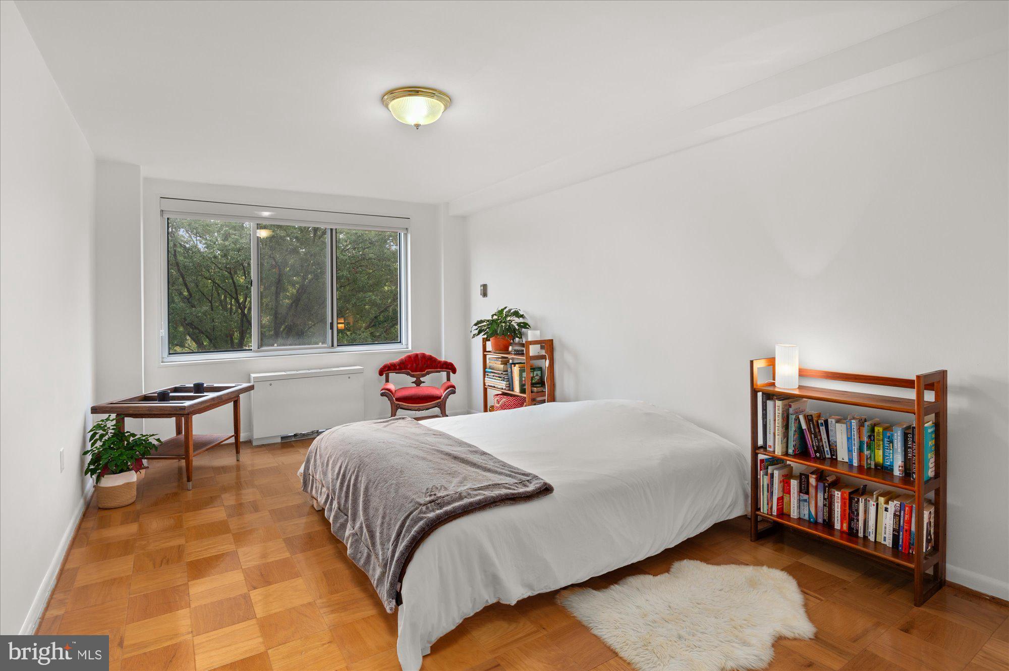 10201 Grosvenor Pl #520