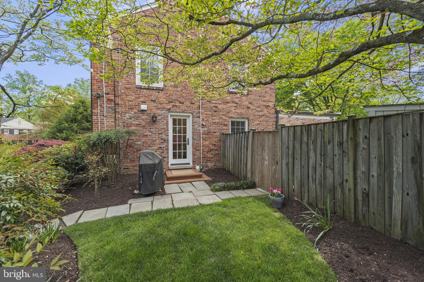7806 Fulbright Ct