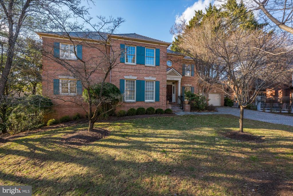 7902 SANDALFOOT DR