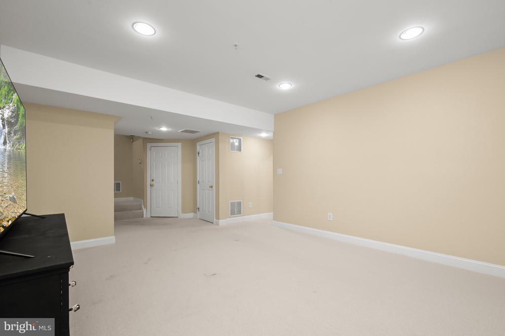 7307 BANNOCKBURN RIDGE COURT