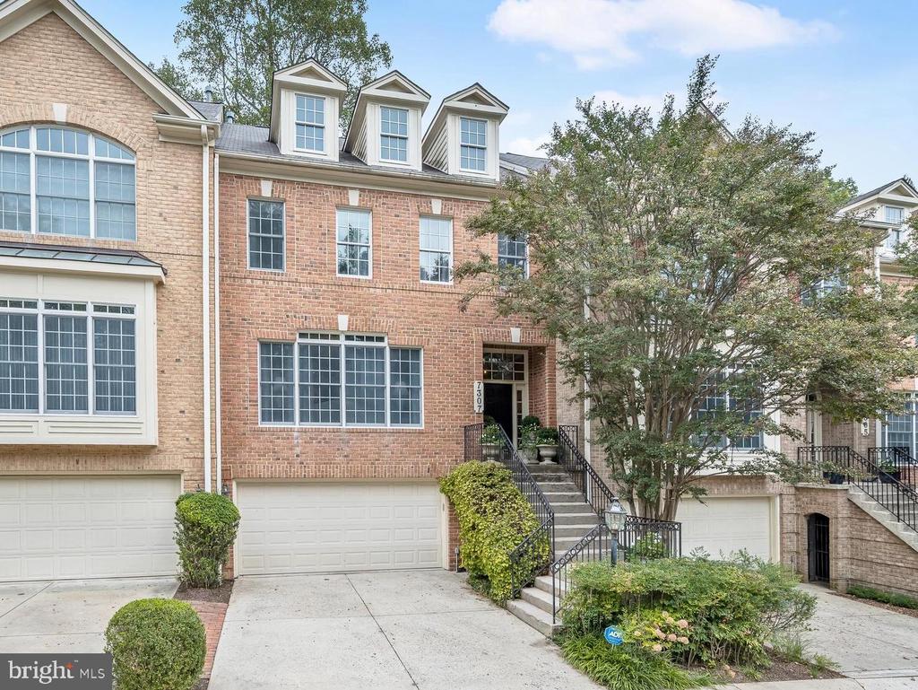 7307 BANNOCKBURN RIDGE COURT